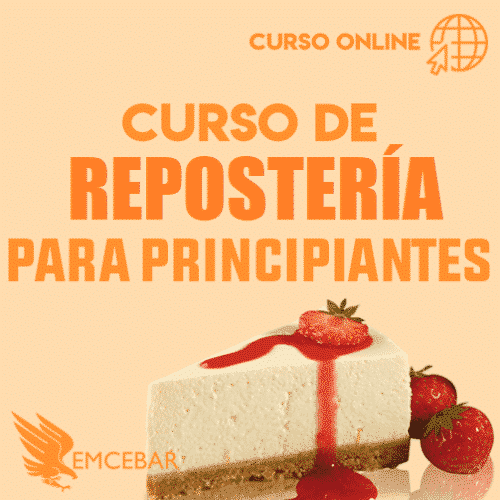 Un pastel del "Curso de Repostería para Principiantes" con fresas y las palabras curso de resposta para principiantes.